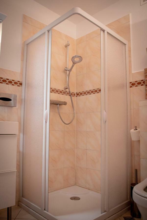 Appartement Liebesvolles Studio In Eppstein Extérieur photo